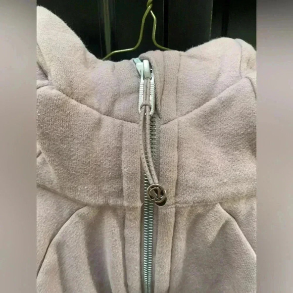 Lululemon on Woman’s Jacket size 4 - Picture 4 of 10